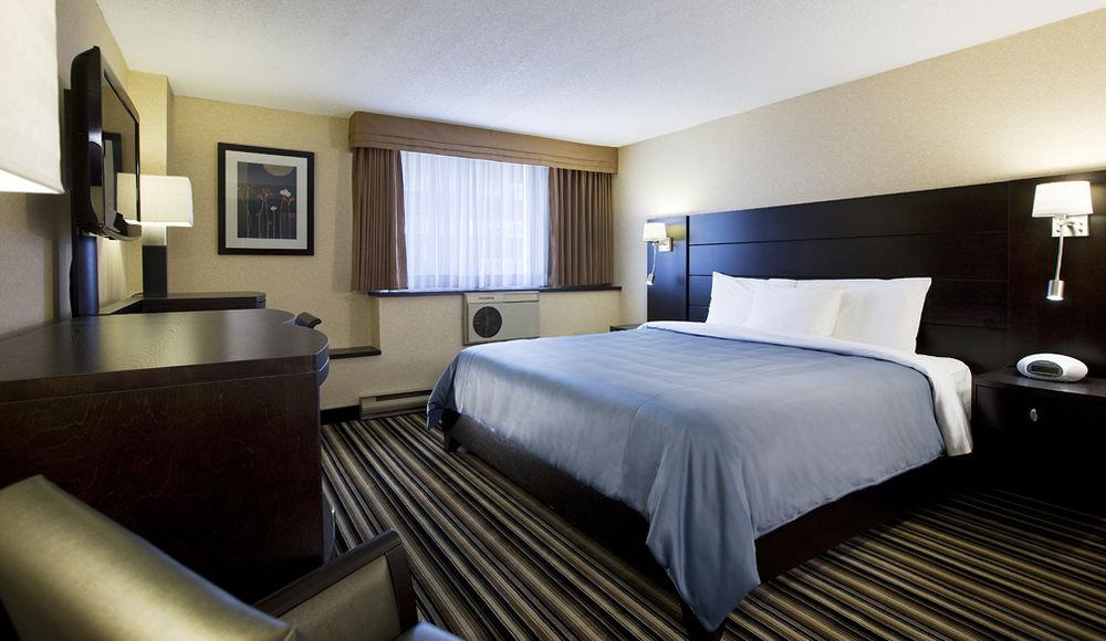 Fairfield Inn By Marriott Montreal Downtown Exterior photo