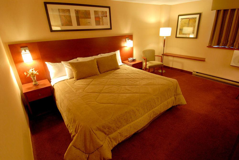 Fairfield Inn By Marriott Montreal Downtown Room photo