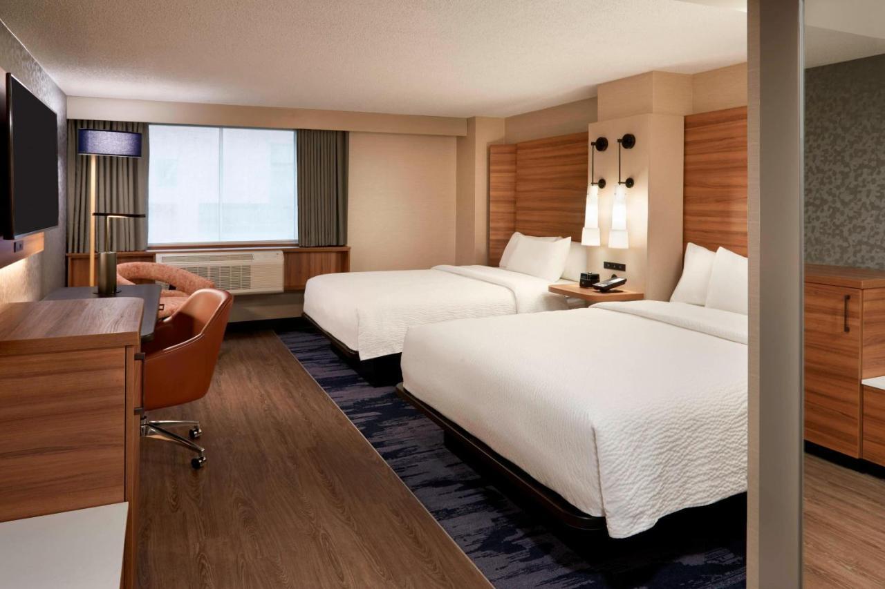 Fairfield Inn By Marriott Montreal Downtown Exterior photo