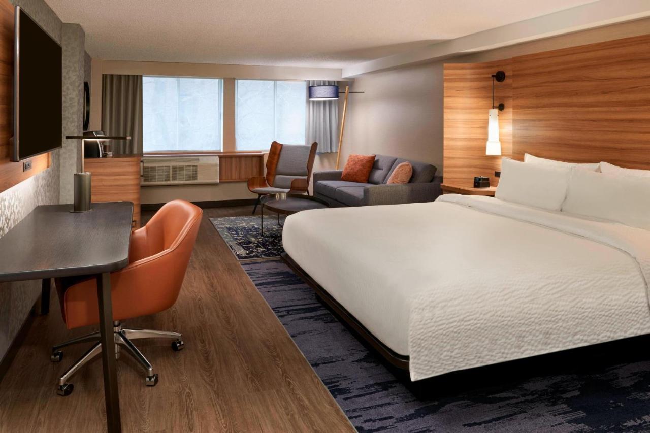 Fairfield Inn By Marriott Montreal Downtown Exterior photo