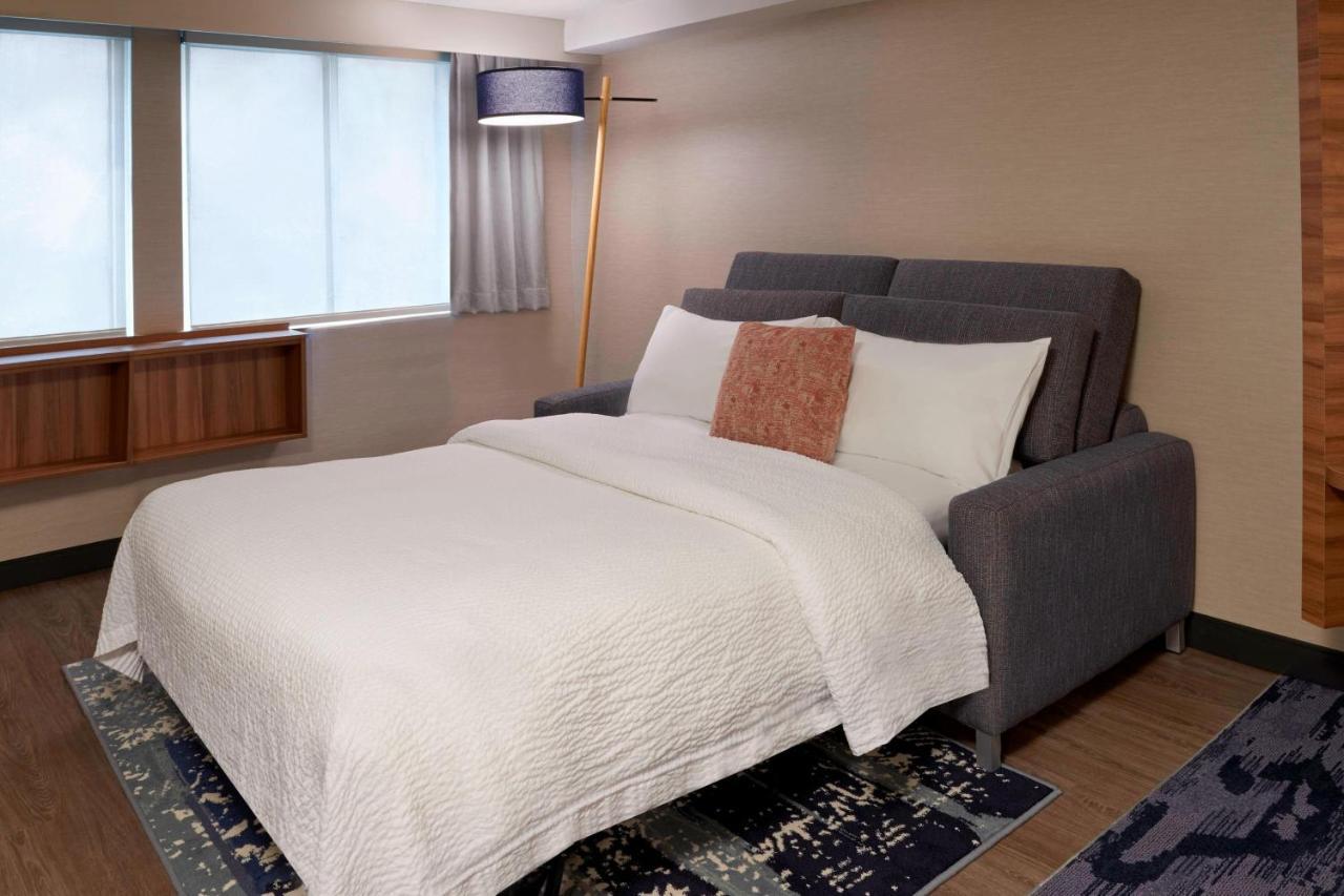 Fairfield Inn By Marriott Montreal Downtown Exterior photo