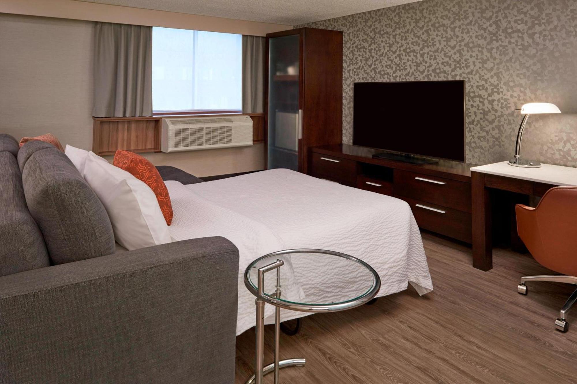Fairfield Inn By Marriott Montreal Downtown Exterior photo
