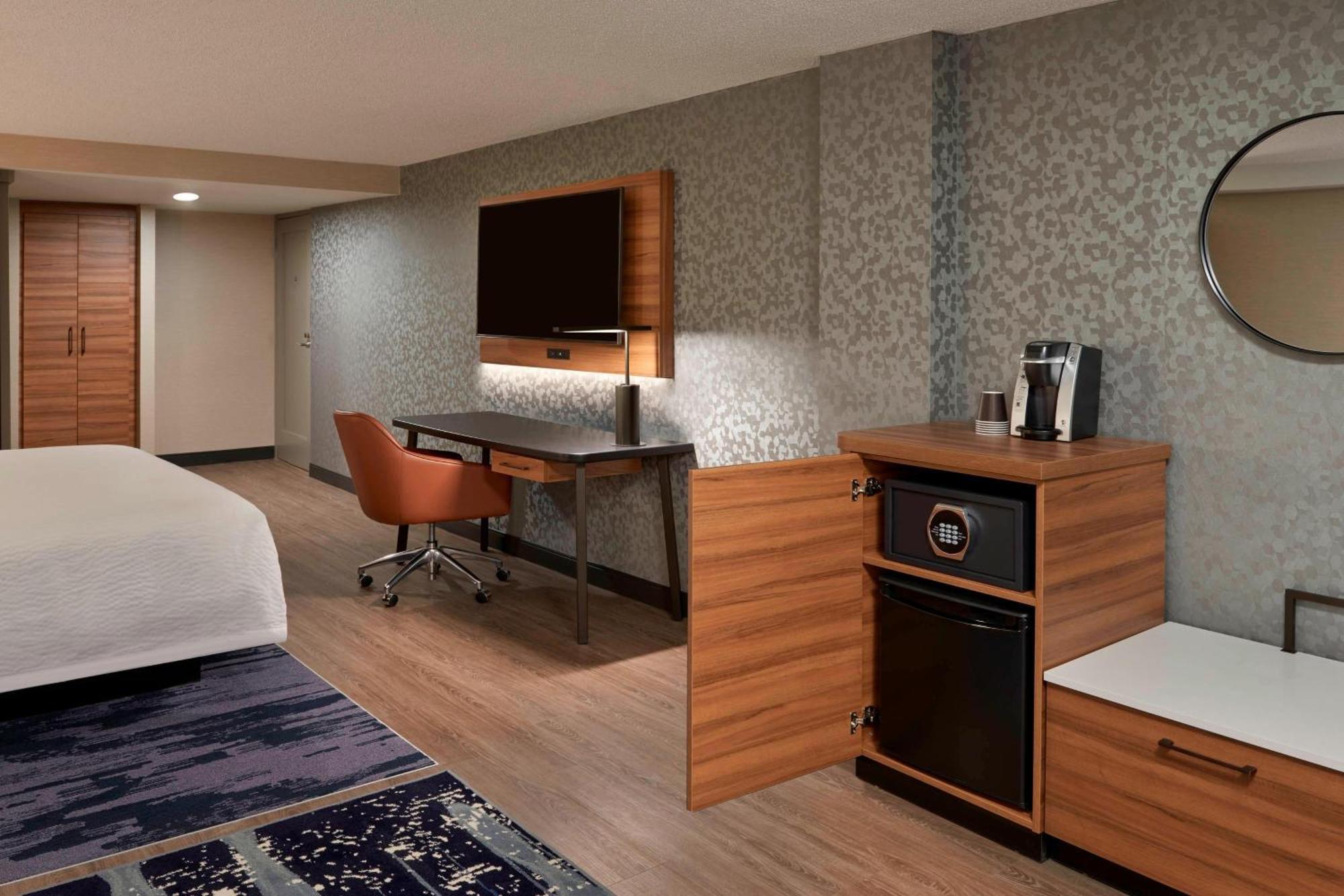 Fairfield Inn By Marriott Montreal Downtown Exterior photo