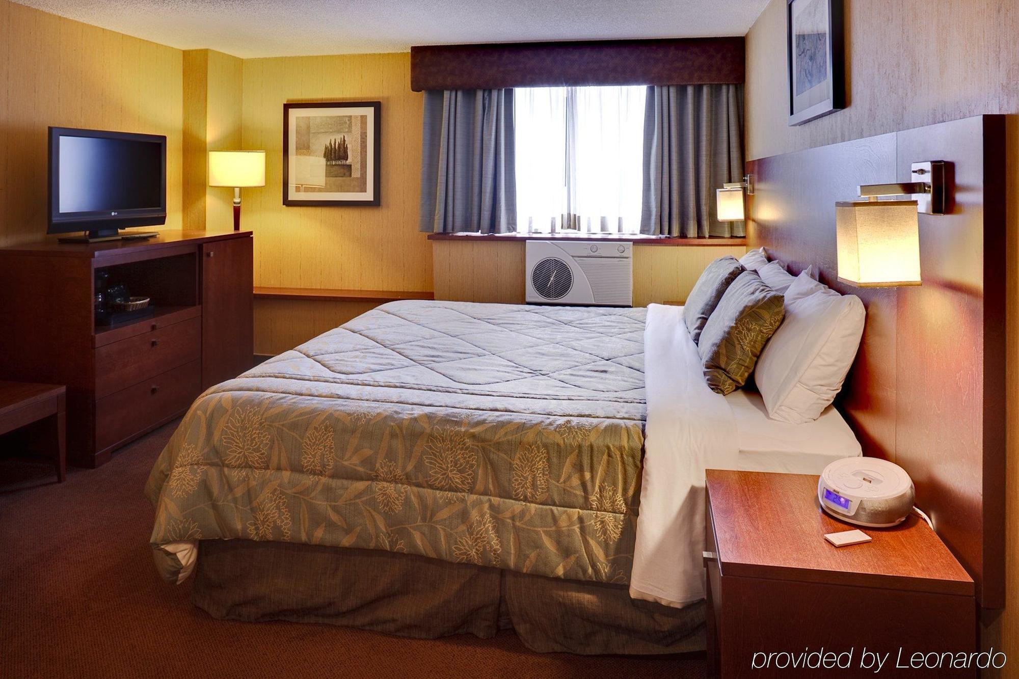 Fairfield Inn By Marriott Montreal Downtown Room photo