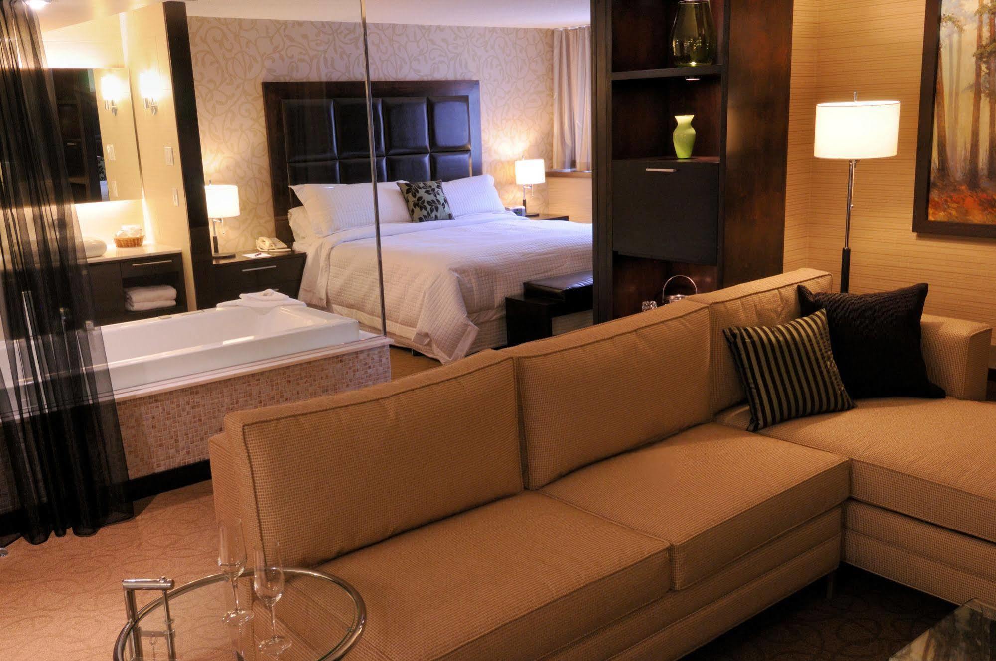 Fairfield Inn By Marriott Montreal Downtown Room photo