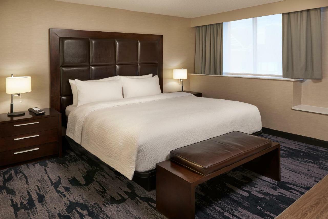 Fairfield Inn By Marriott Montreal Downtown Exterior photo